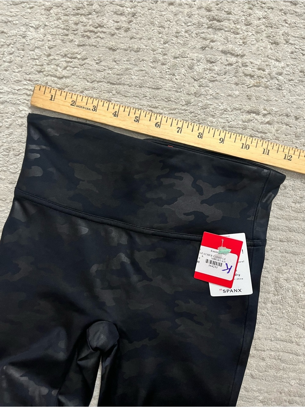 NWT SPANX Camo Faux Leather Leggings - Picture 3 of 7
